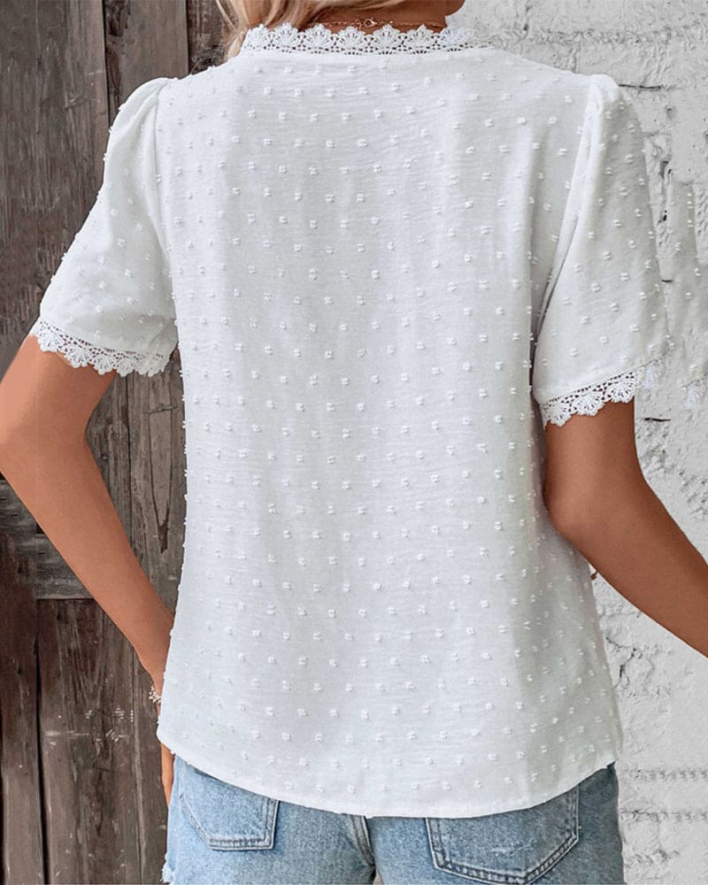 Blouse femme en dentelle a manches courtes - Chic et legere - Image 4