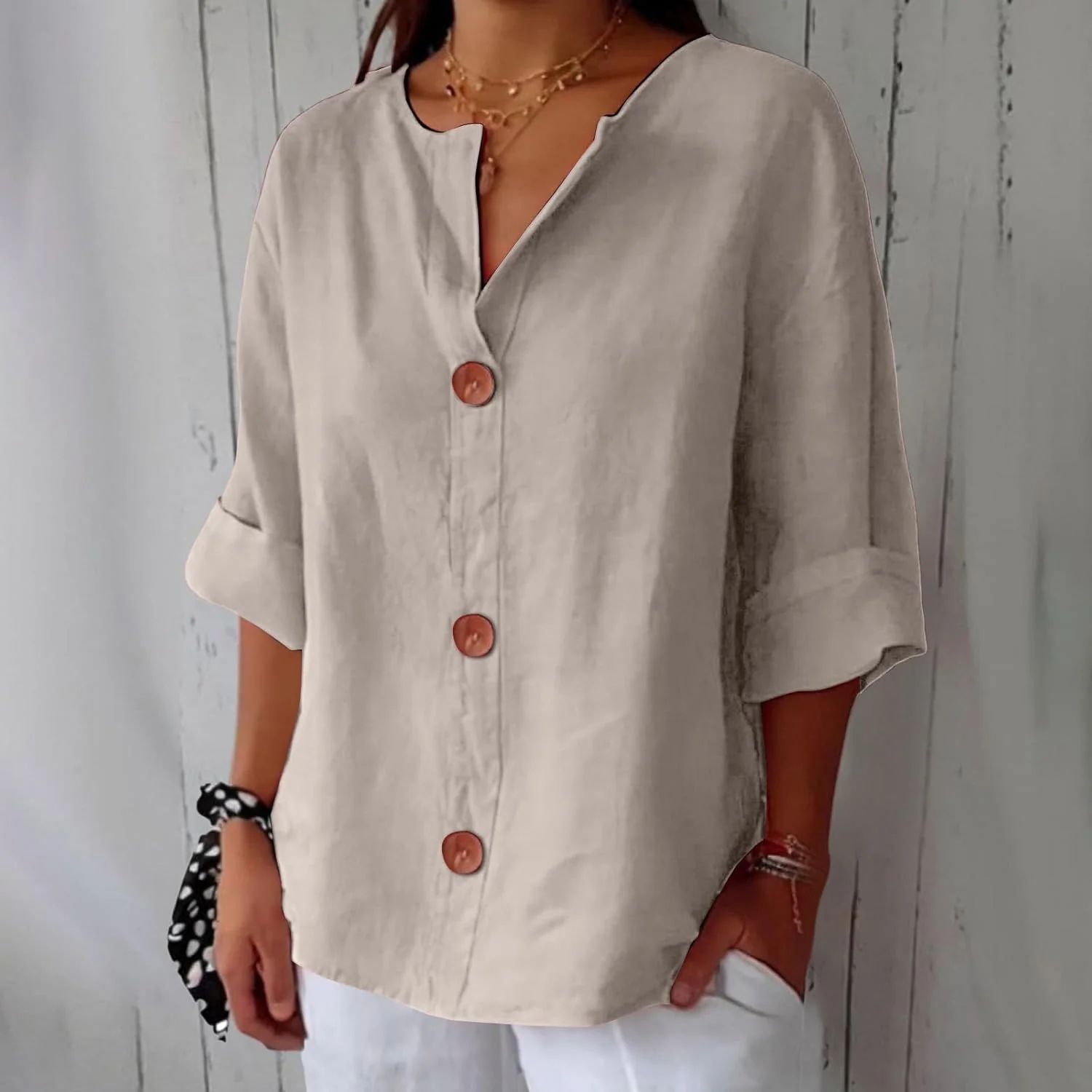Blouse Gretel en lin beige boutonnée col tunisien - Image 2