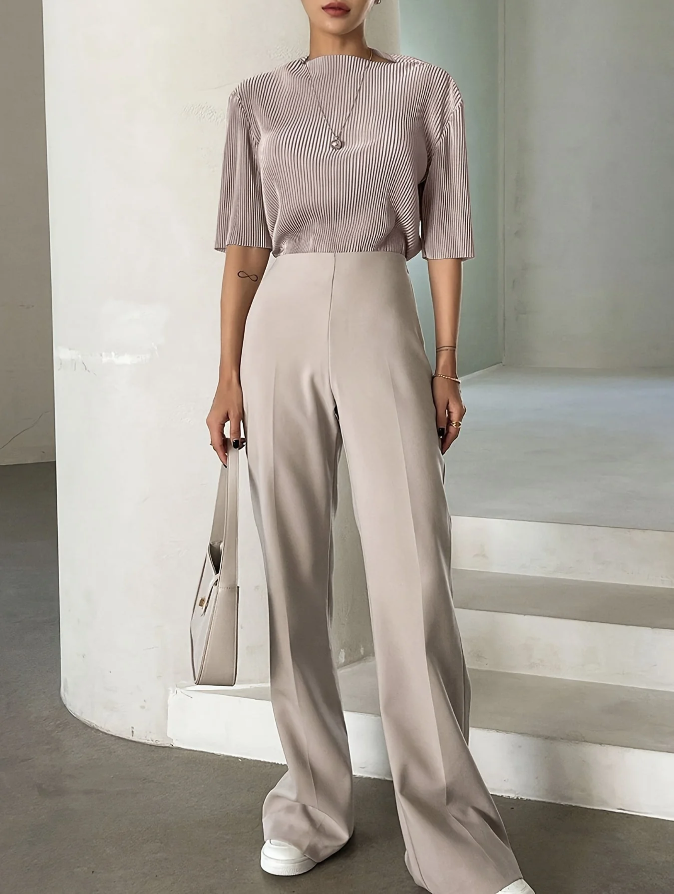 Blouse Plissée Blanche Élégante pour Femme – Chemise Chic et Confortable - Image 7
