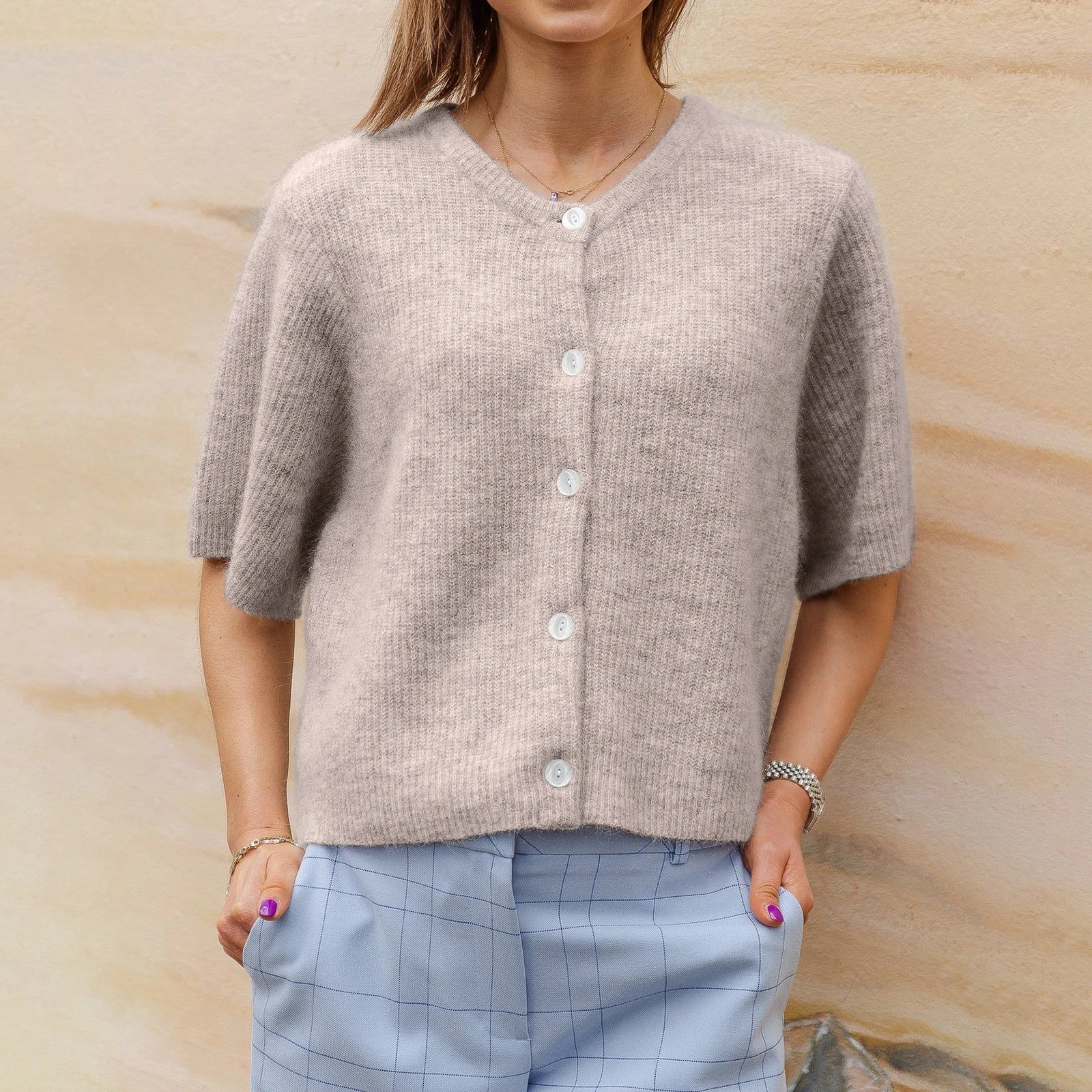 Cardigan élégant à manches courtes pour femme - Image 3