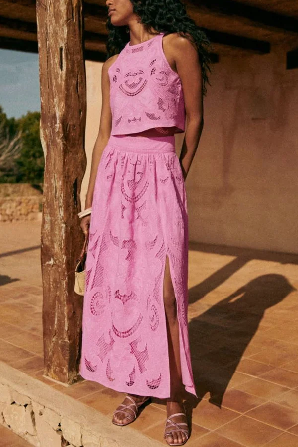 Ensemble deux pièces femme brodé Santorin élégant – Haut court sans manches et jupe longue fluide – Tenue d’été légère et décontractée pour la plage