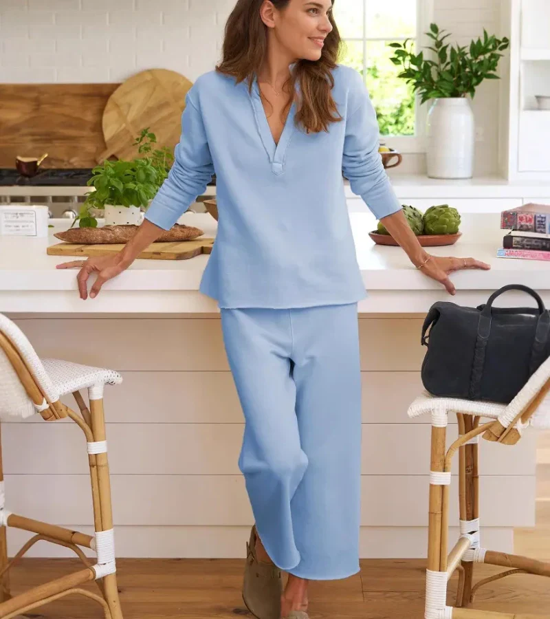Ensemble Femme à Coupe Décontractée – Haut Col V et Pantalon Droit Décontracté - Image 14
