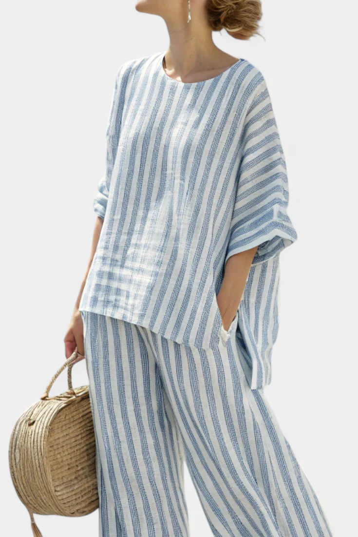 Ensemble femme en lin raye bleu - Haut leger et pantalon ample - Image 2