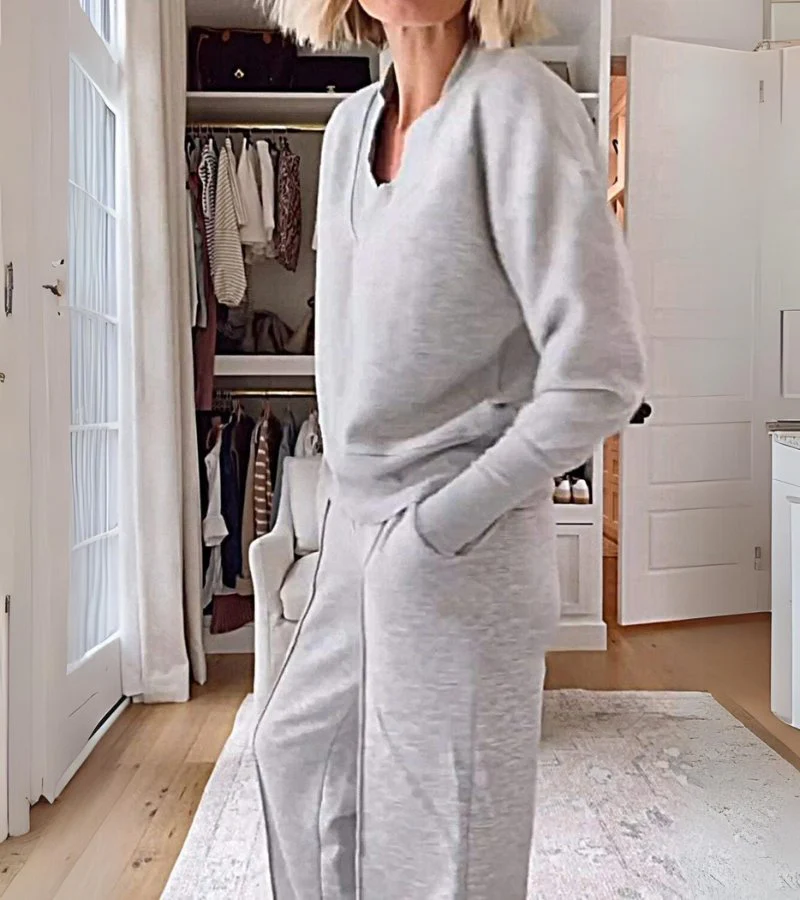 Ensemble Lounge Moderne Deux Pièces Femme – Haut Col V Manches Longues et Pantalon Large - Image 9