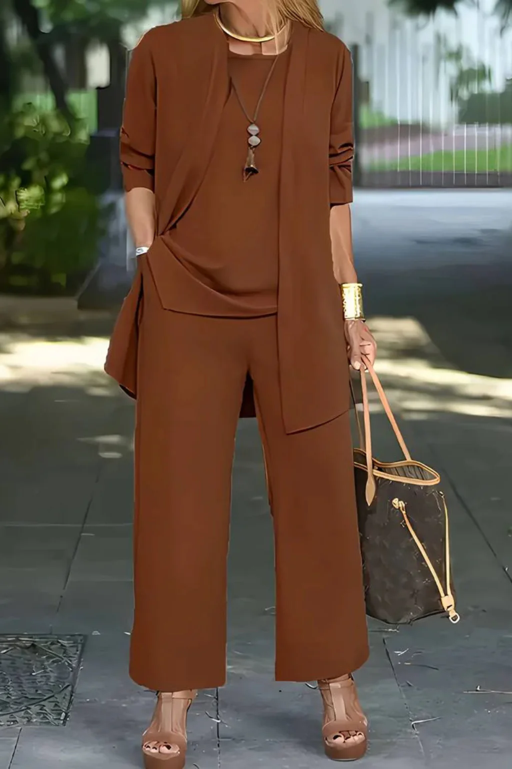 Ensemble trois pièces élégant pour femme – Style chic et sophistiqué pour les soirées d'affaires - Image 13