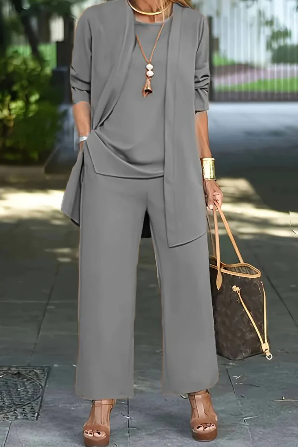 Ensemble trois pièces élégant pour femme – Style chic et sophistiqué pour les soirées d'affaires - Image 16