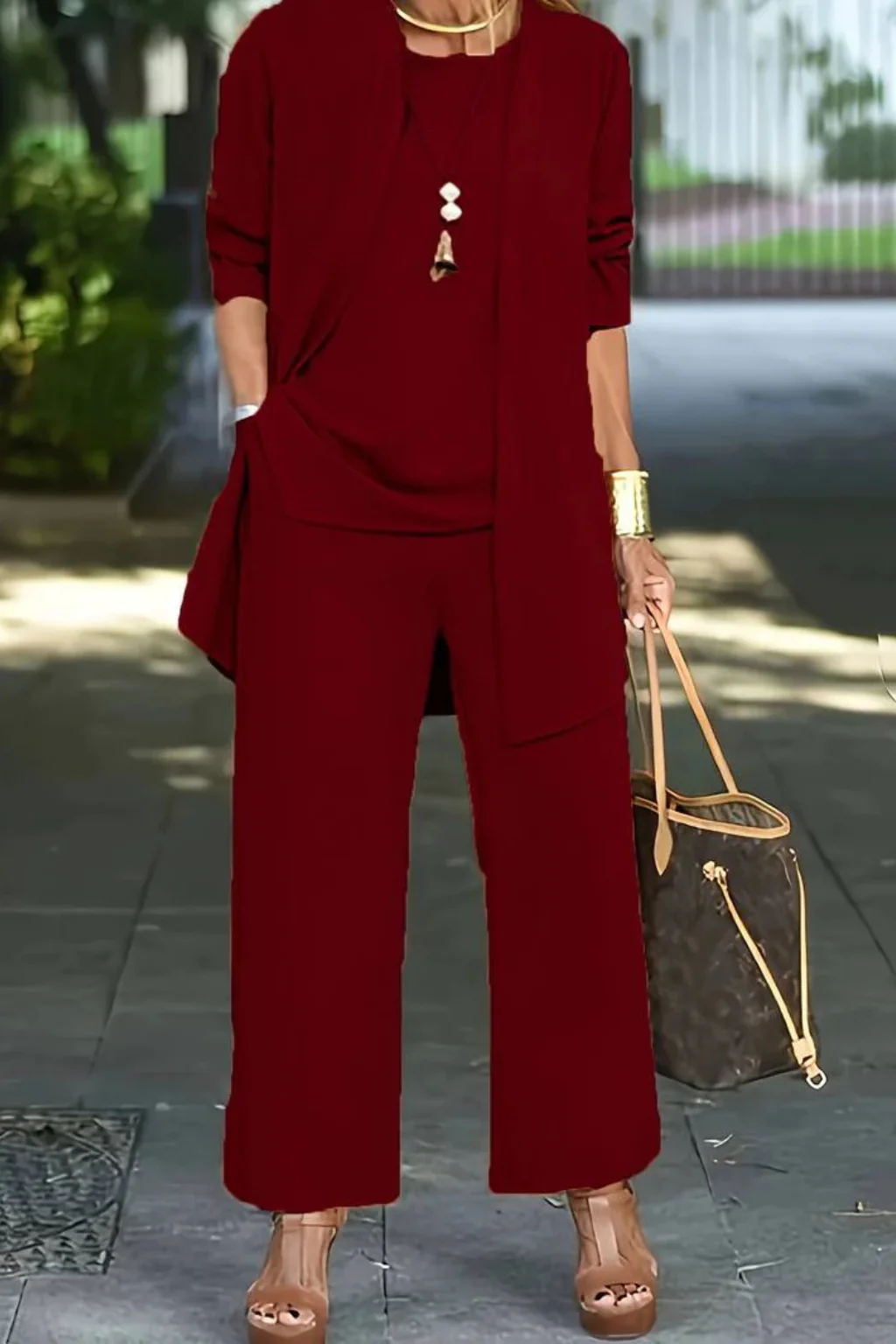 Ensemble trois pièces élégant pour femme – Style chic et sophistiqué pour les soirées d'affaires - Image 6