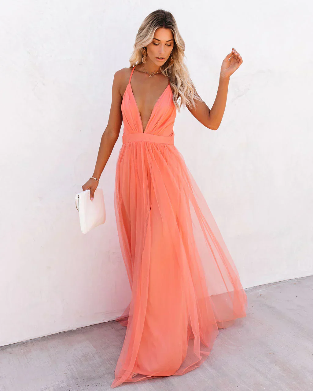 Femme Orange à Décolleté V et Évasée Robe d'invité de mariage – Élégante, Luxe - Image 5