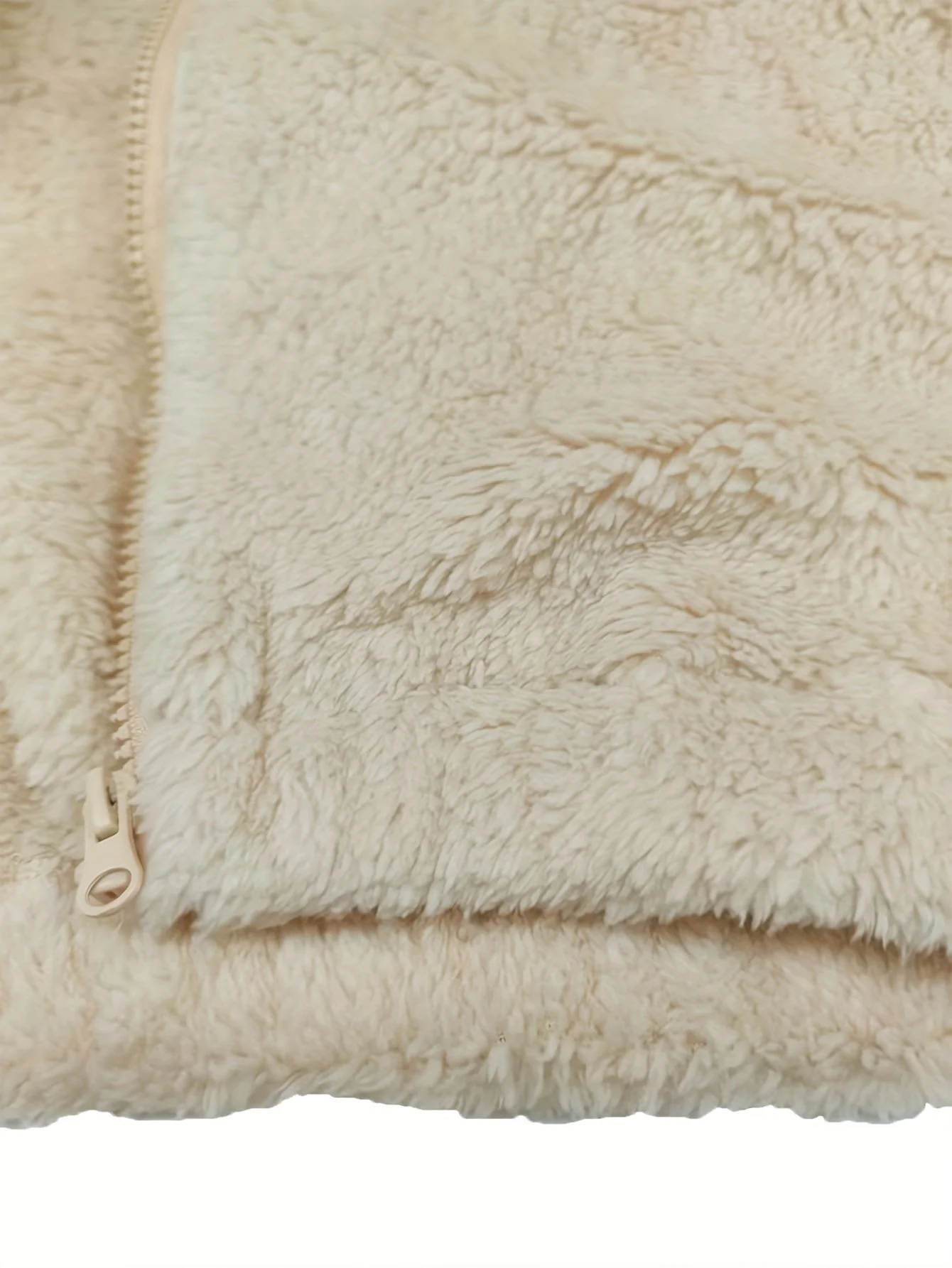 Gilet en Fourrure Douce pour Femme – Veste Élégante à Manches Courtes et Fermeture Éclair - Image 8