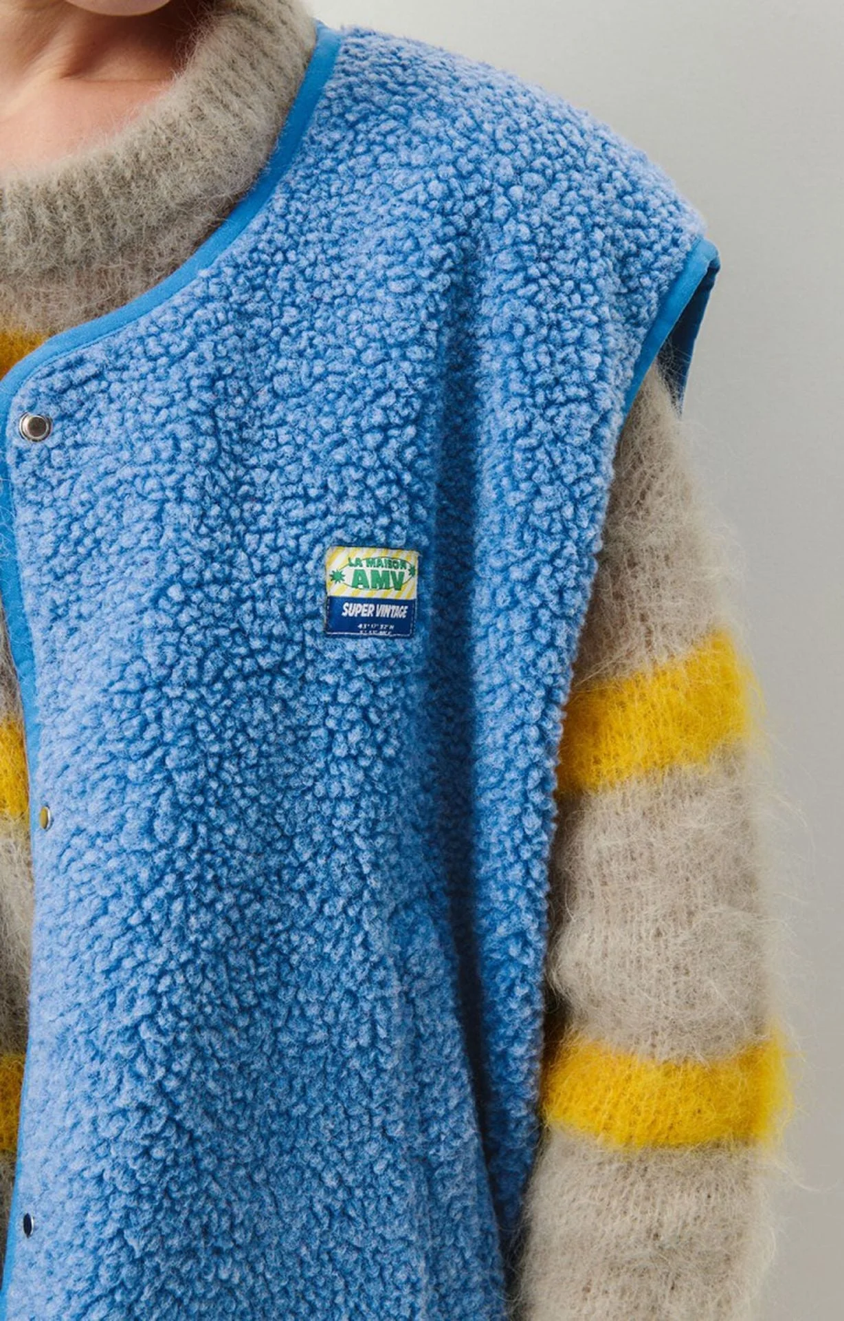 Gilet sans manches boutonné en laine d'agneau femme – Doux, confortable et polyvalent - Image 19