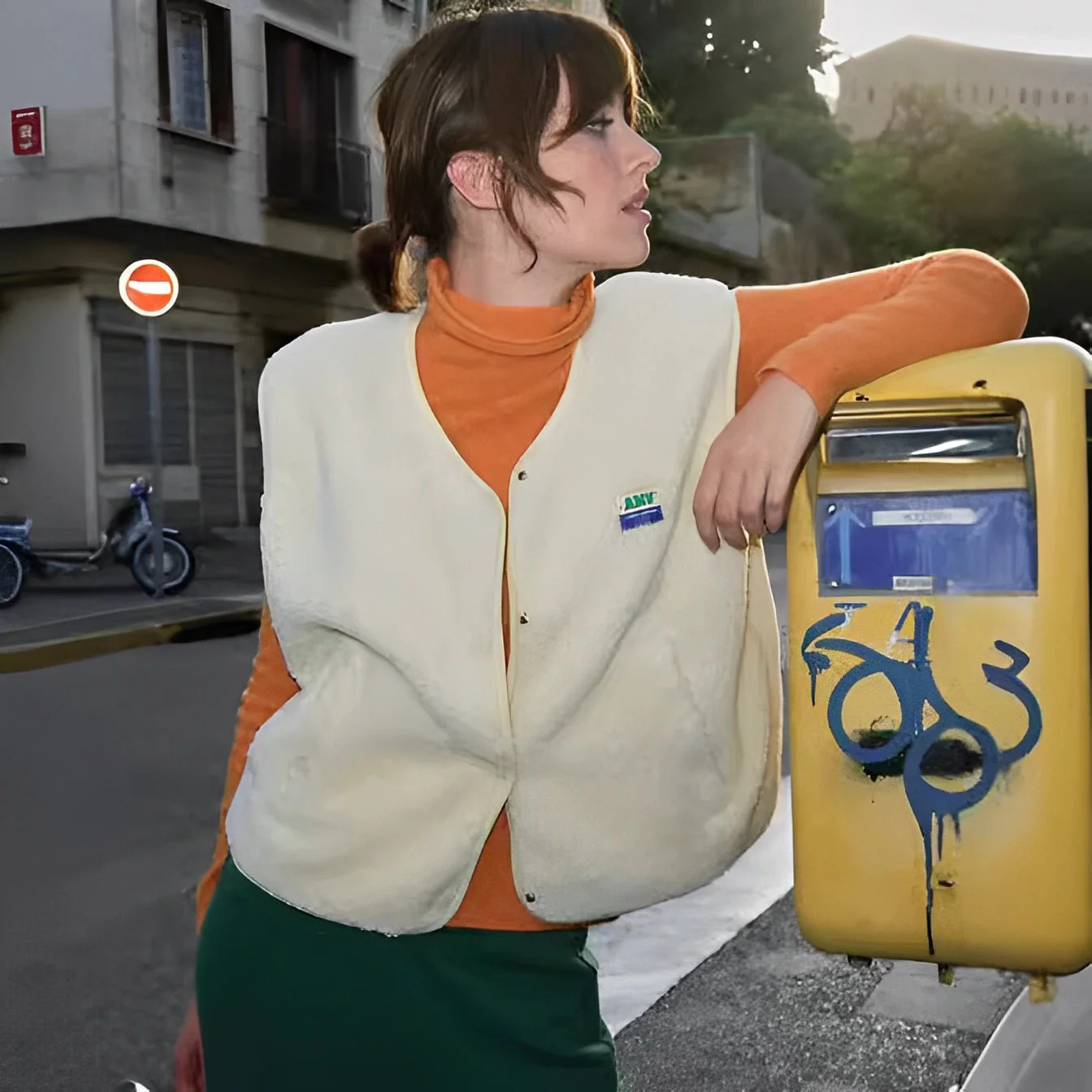 Gilet sans manches boutonné en laine d'agneau femme – Doux, confortable et polyvalent - Image 5