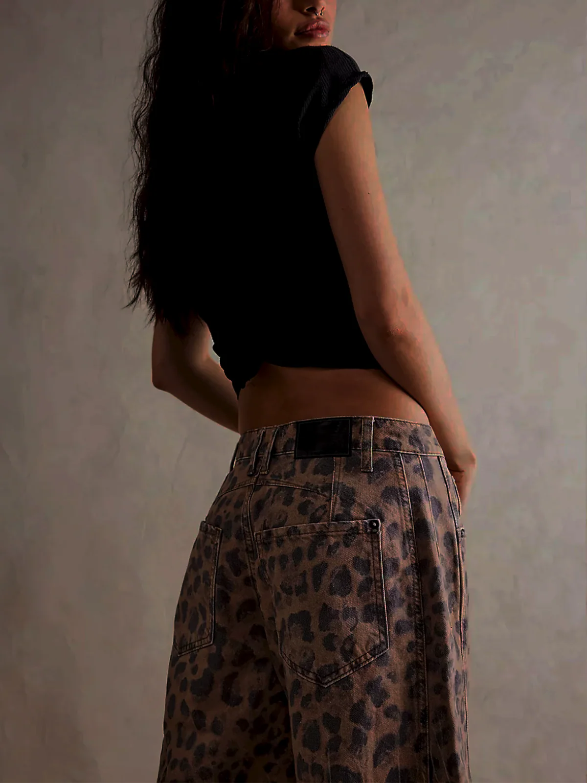 Jean Taille Haute Tendance pour Femme – Pantalon en Denim Large et Unique - Image 4