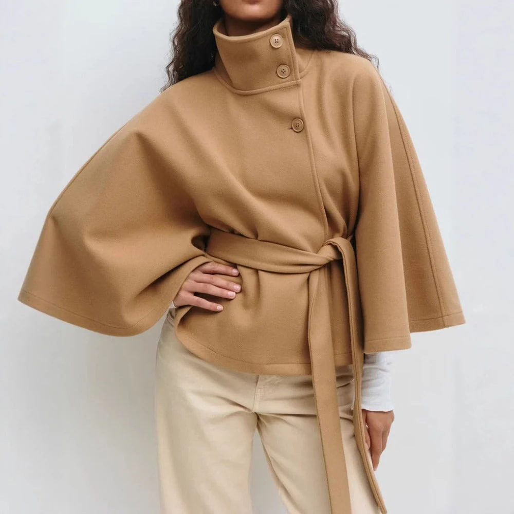 Manteau Cape à Col Haut pour Femme – Manteau d’Hiver Luxe et Élégant