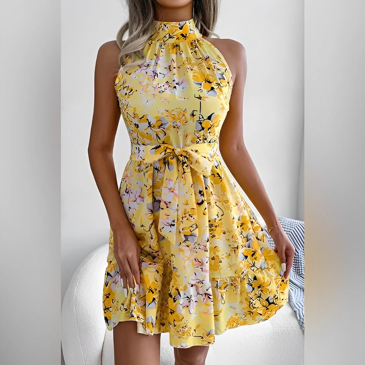 Mini-robe trapèze à imprimé floral et encolure halter – Parfaite pour les beaux jours - Image 4