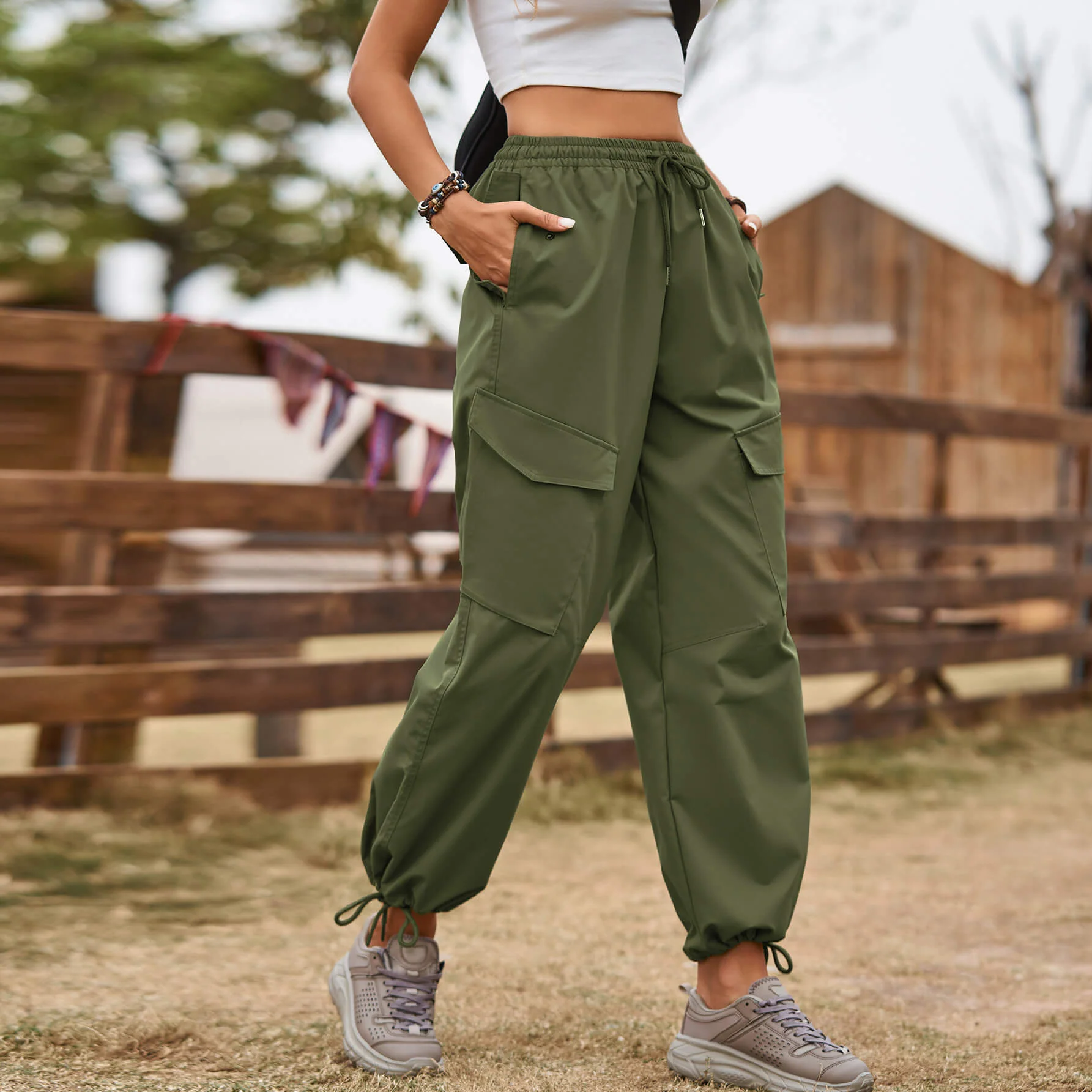 Pantalon cargo fonctionnel léger et élégant pour femme – Pantalon décontracté d’extérieur - Image 2