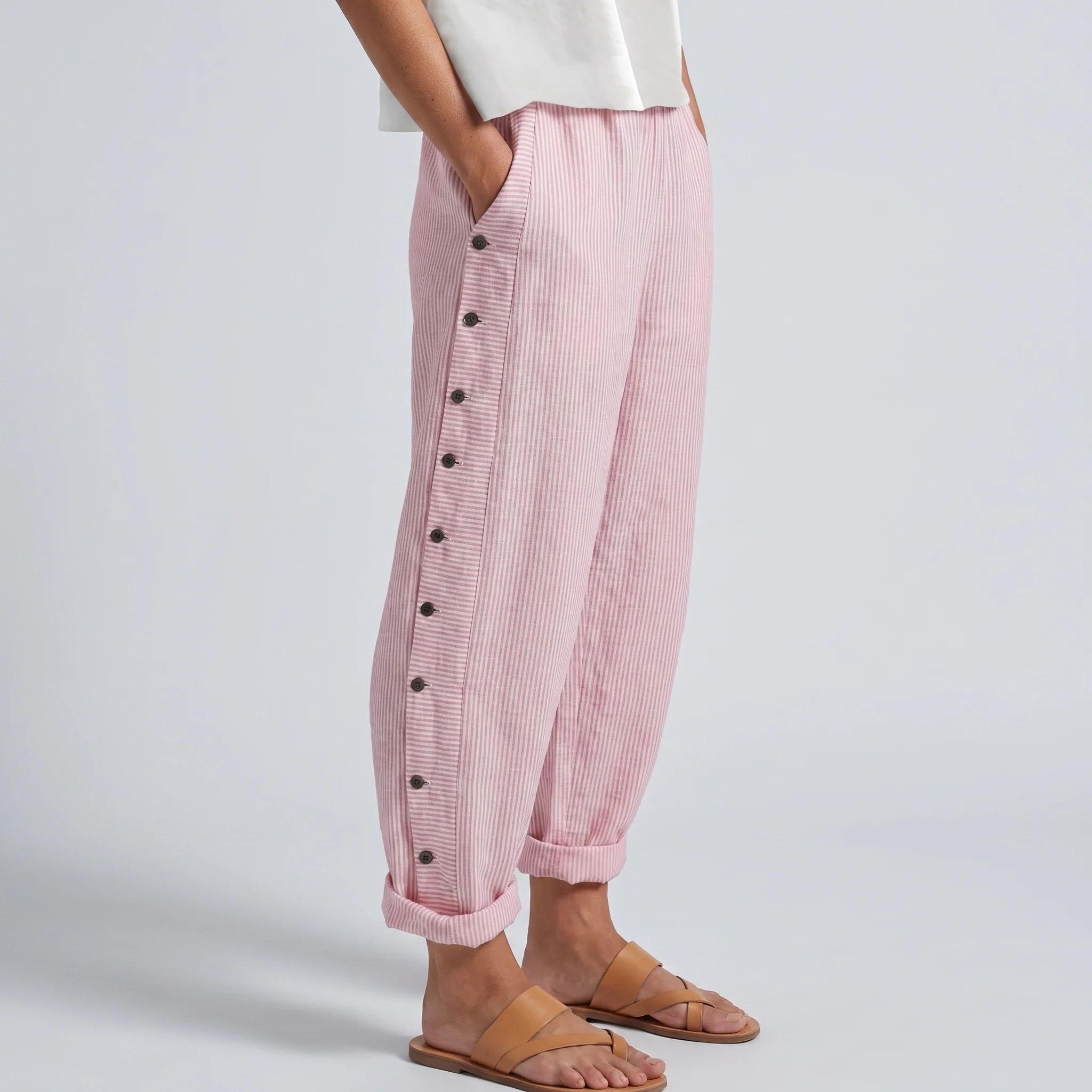Pantalon femme a rayures avec boutons contrastes - Chic et fluide - Image 5