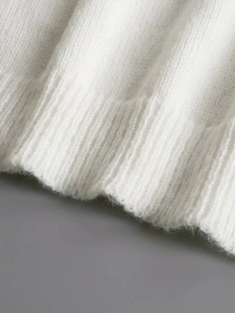 Pull blanc élégant à col en V pour femme – Détails à volants - Image 5