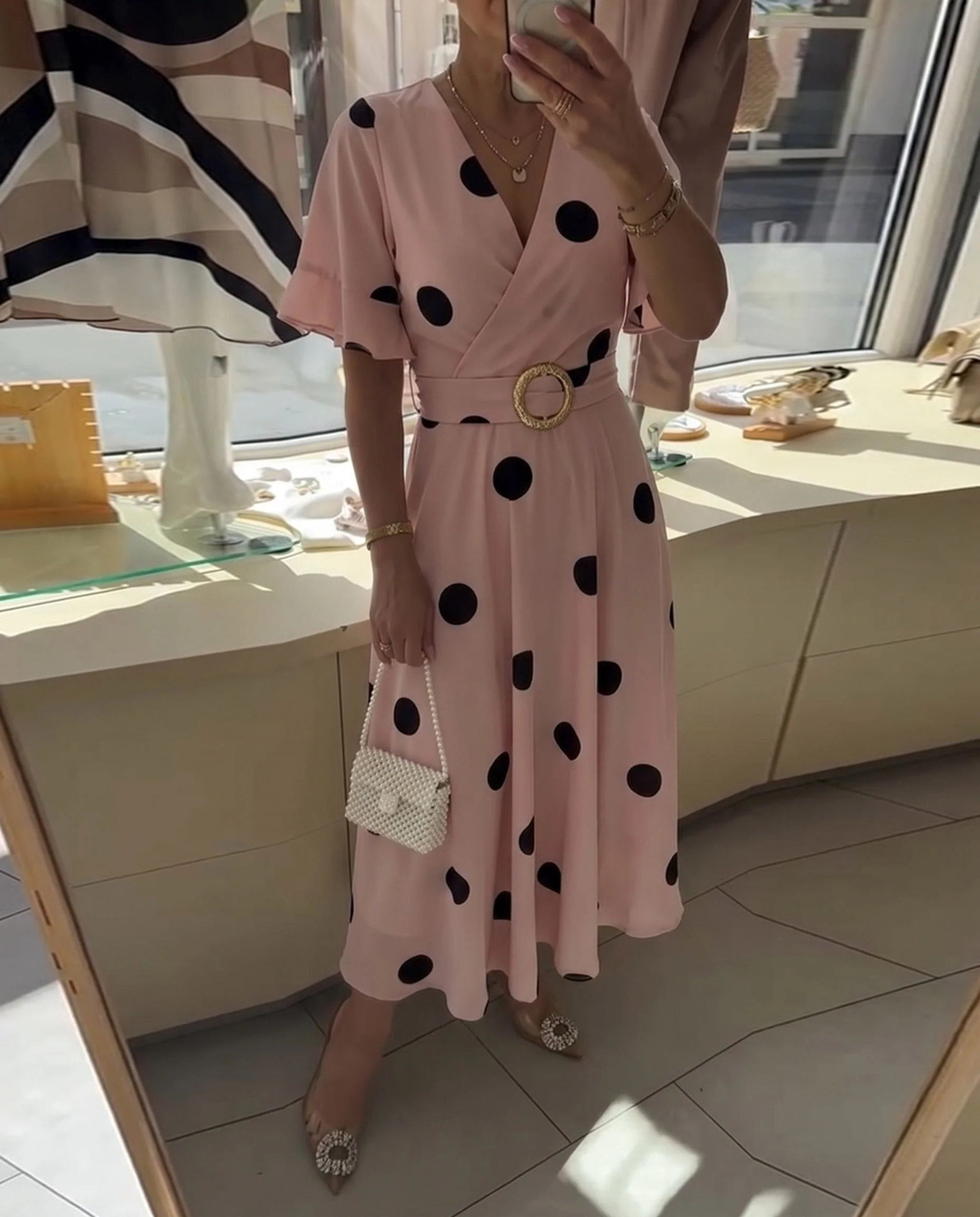 Robe ajustee femme a pois col V - Flatteuse et feminine - Image 11