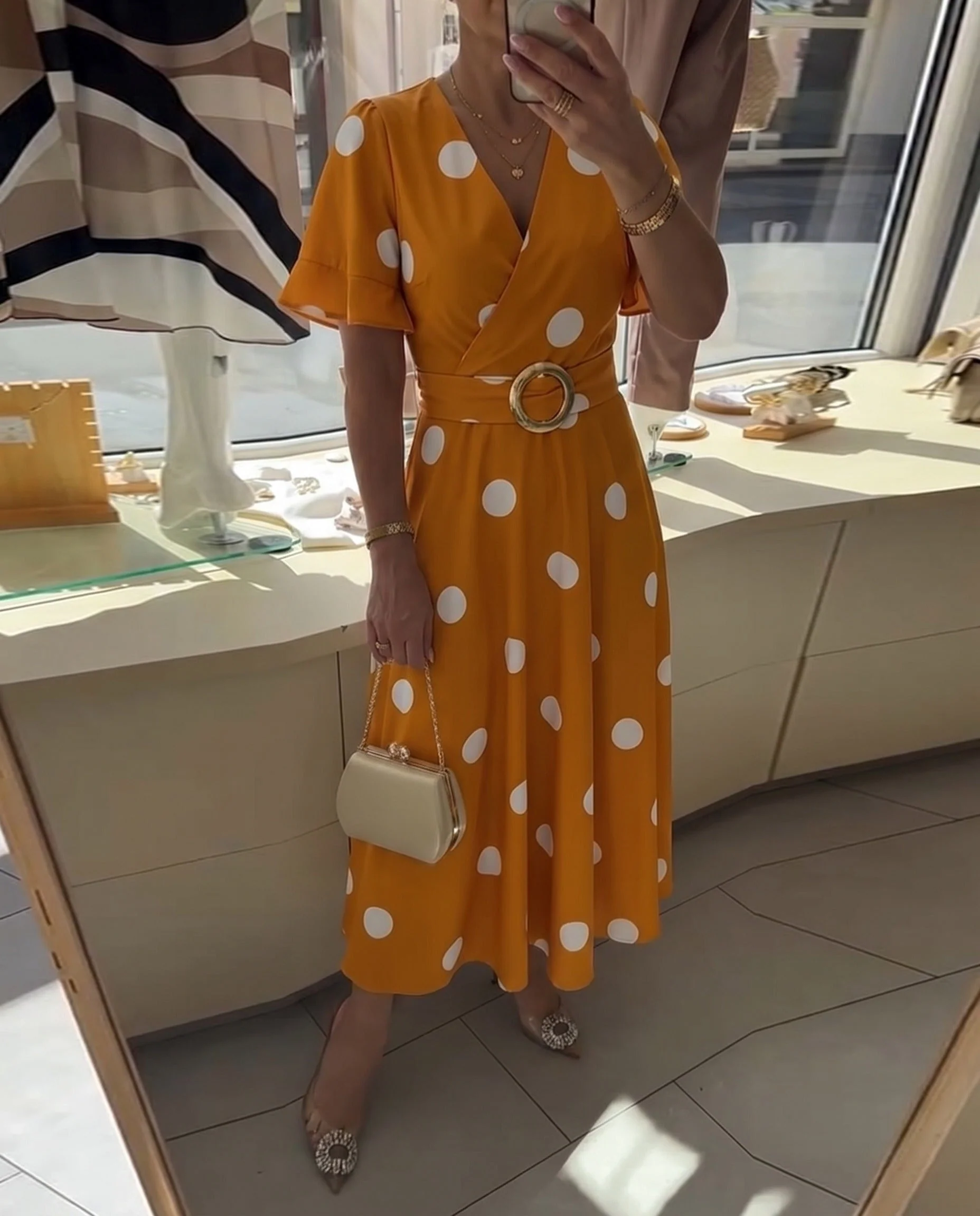 Robe ajustee femme a pois col V - Flatteuse et feminine - Image 13