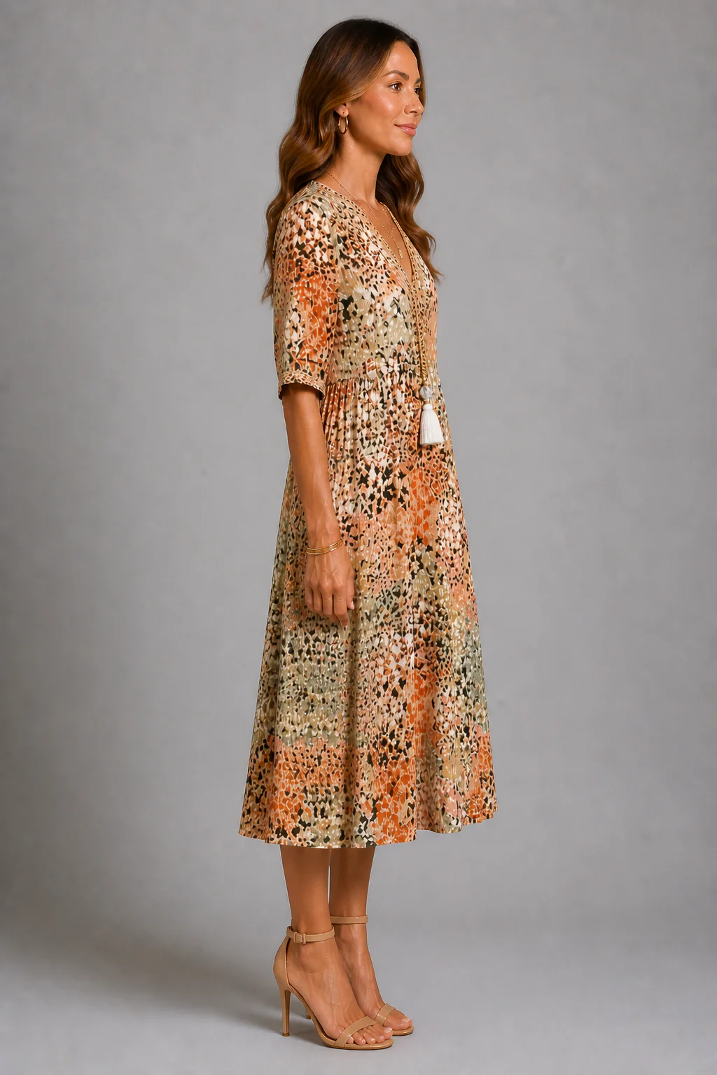 Robe beige femme a coupe fluide - Elegante et lumineuse - Image 3