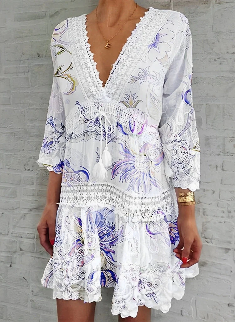 Robe courte à fleurs avec col en V – Élégance bohème et féminine - Image 2