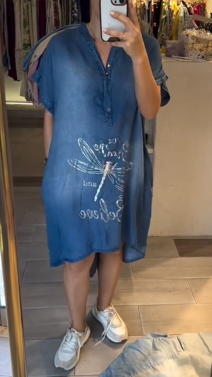 Robe en jean décontractée pour femme avec col en V et boutons, idéale pour un style quotidien - Image 3