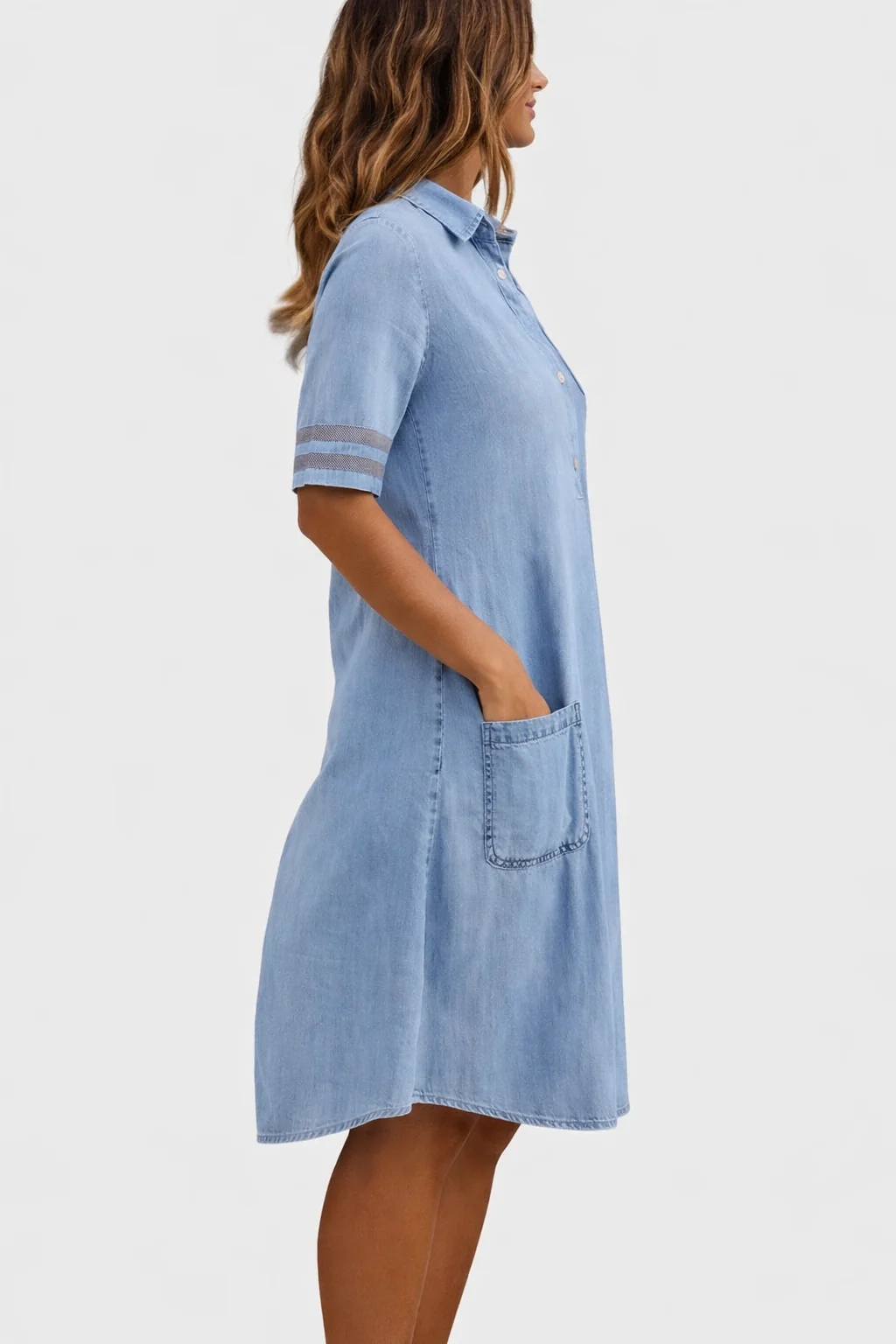 Robe en jean femme flatteuse - Decontractee et facile a porter - Image 3