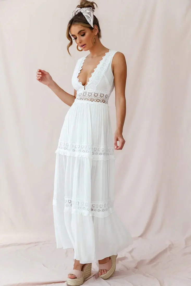 Robe longue blanche bohème pour femme – Empiècements en crochet, décolleté en V profond, coupe fluide, style estival - Image 7