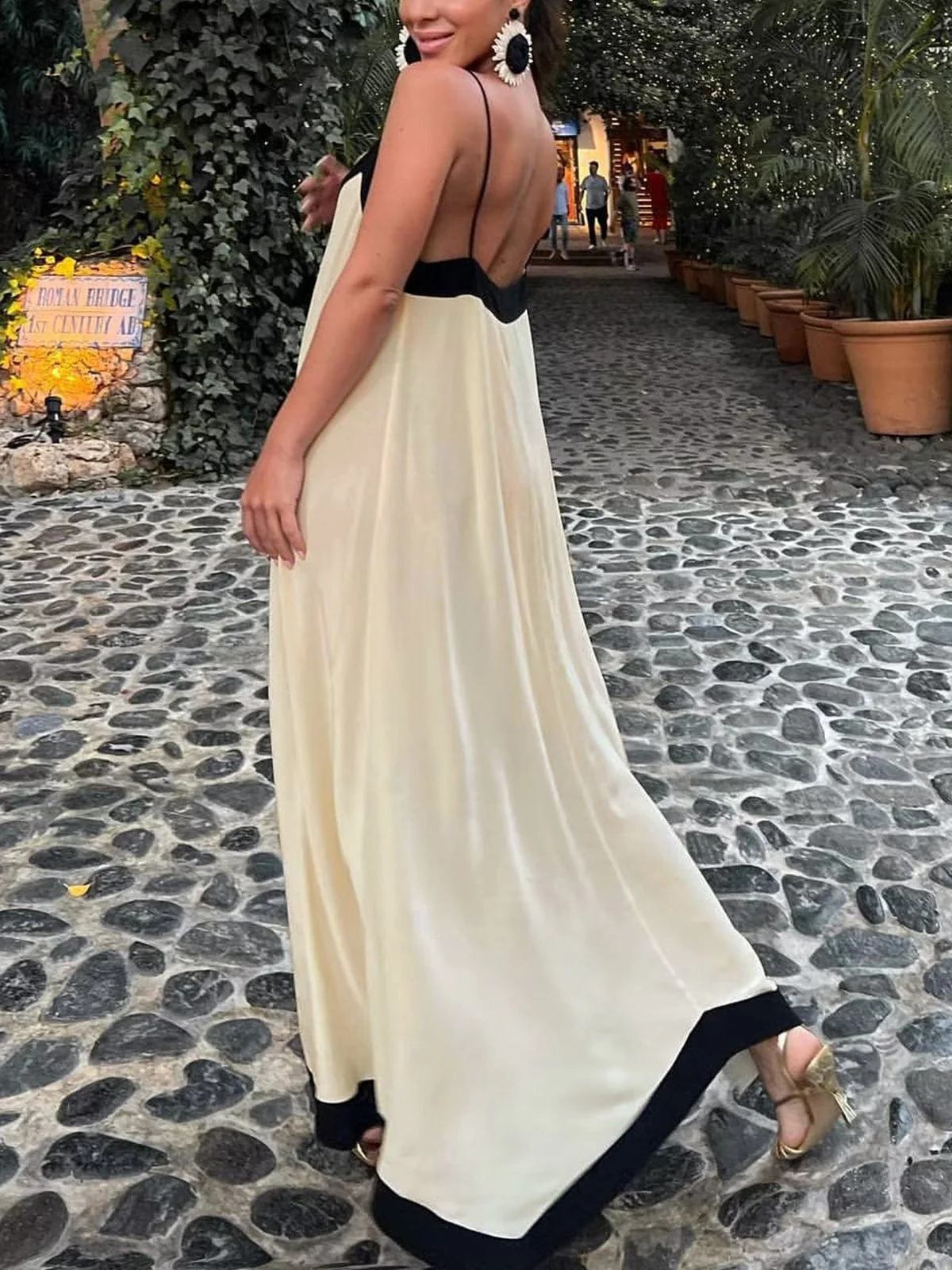 Robe Longue Élégante à Fines Bretelles pour Femme – Décolleté en V et Coupe Fluide - Image 2