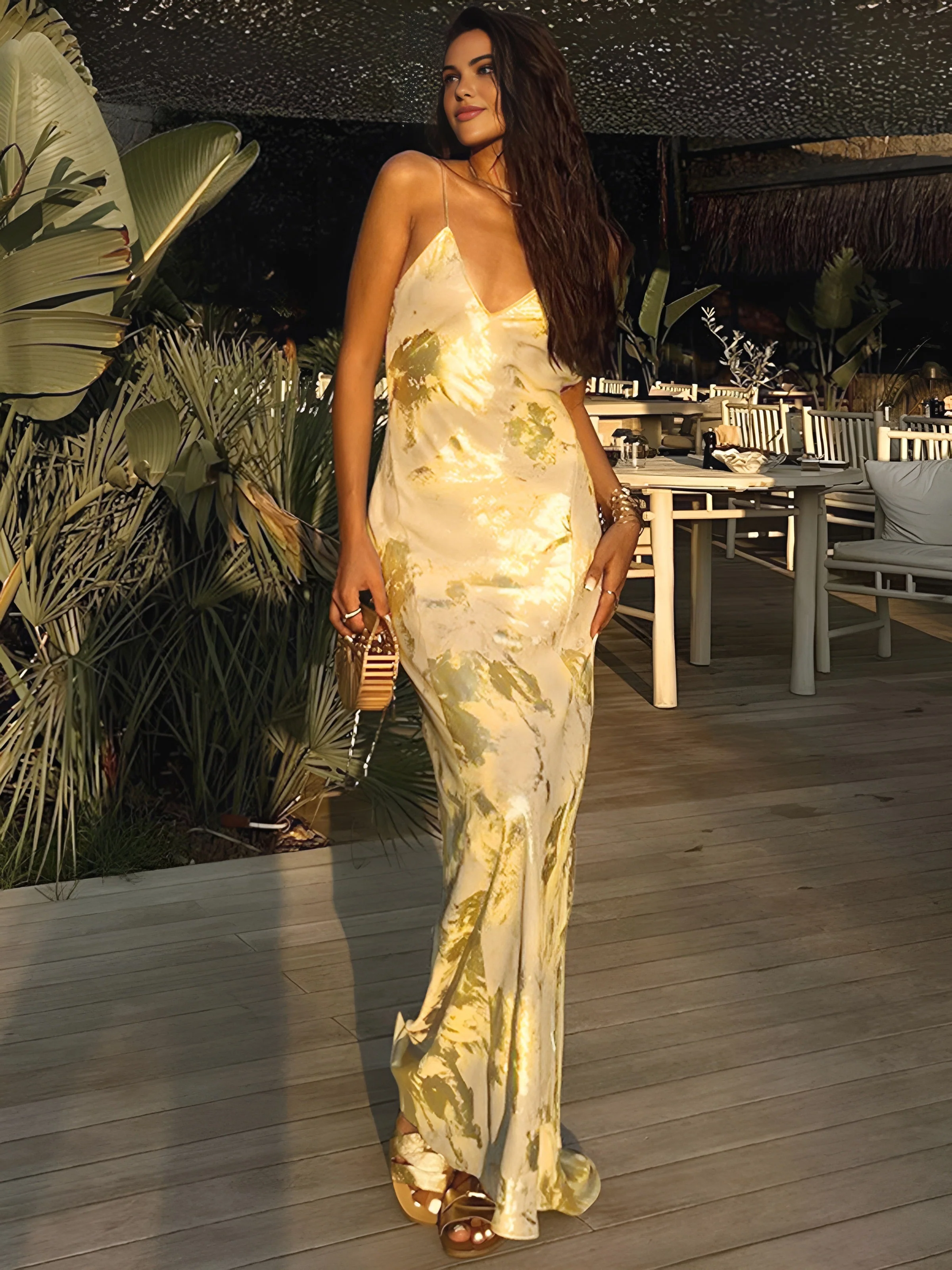 Robe longue fluide femme élégante imprimé métallique or V-col dos nu cocktail invité mariage – Robe de soirée légère et chic - Image 2