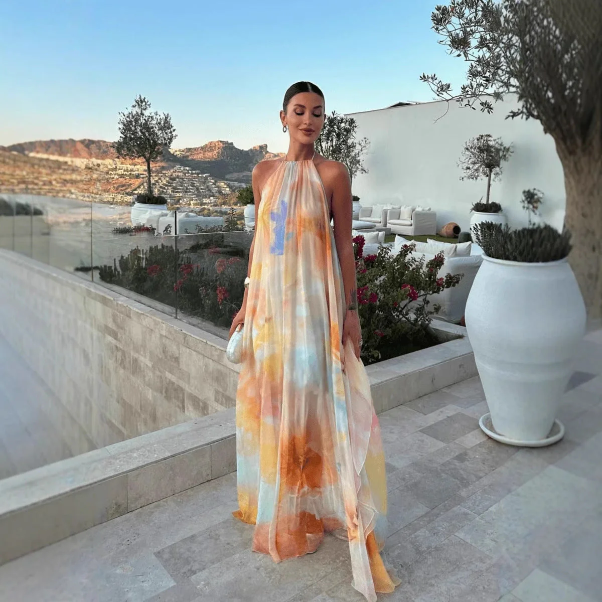 Robe maxi imprimée femme – Col halter et dos nu pour l’été - Image 3