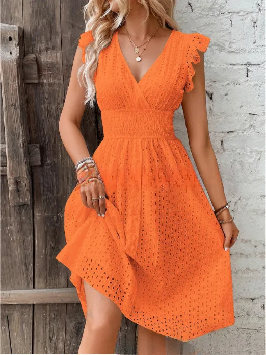 Robe Midi Élégante Femme en Tissu à Œillets – Col V Coupe Évasée et Ajustée - Image 6