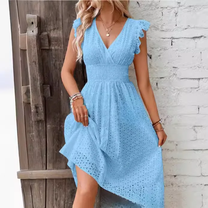 Robe Midi Élégante Femme en Tissu à Œillets – Col V Coupe Évasée et Ajustée - Image 7