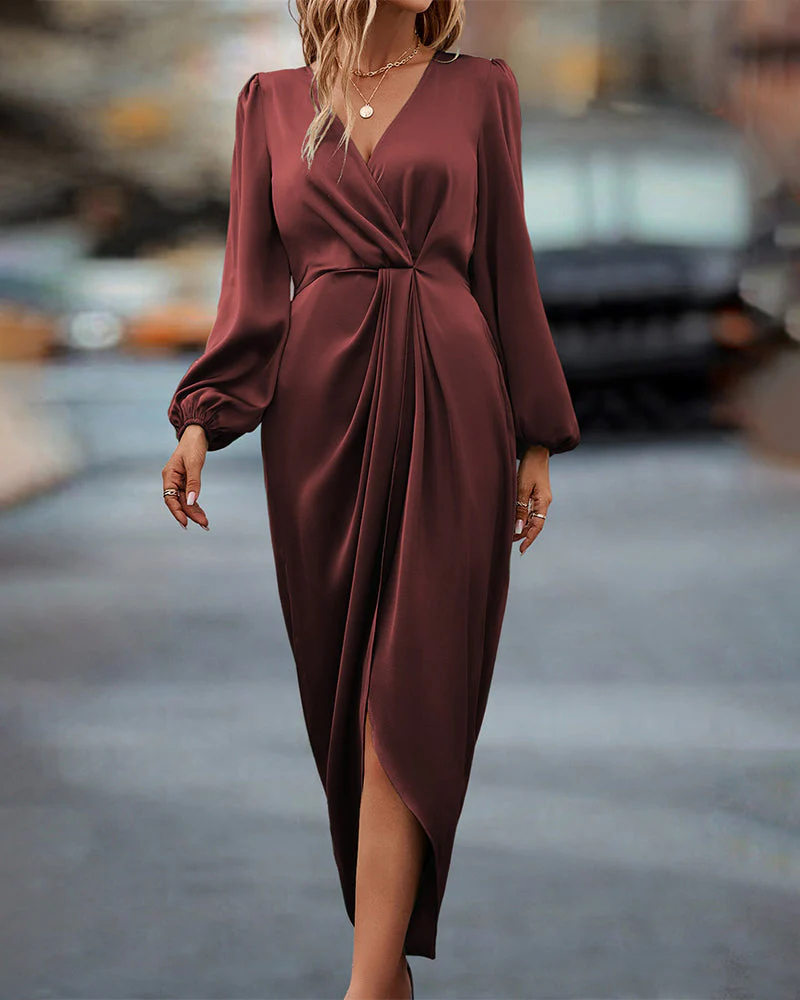 Robe Midi Satinée Élégante à Portefeuille – Col V Manches Évêque Ceinture et Fente - Image 6
