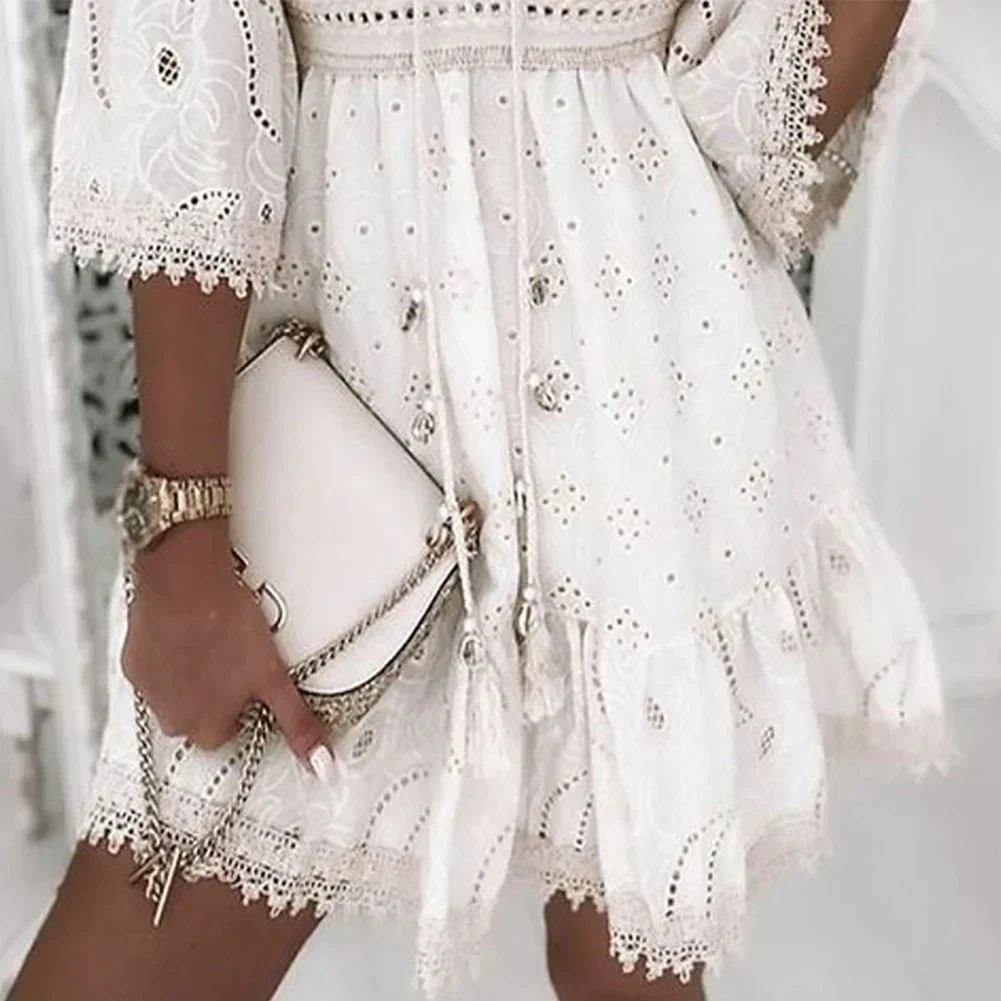 Robe Mini Blanche Brodée Femme – Design Élégant en Dentelle Fine - Image 5
