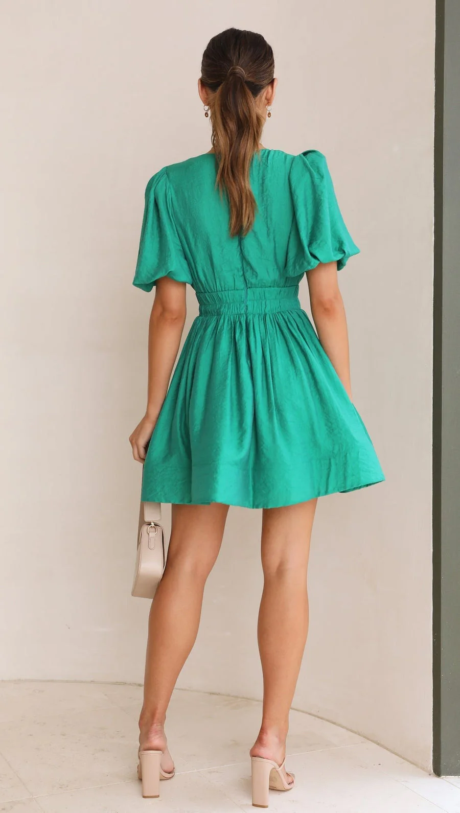 Robe Mini Élégante Femme – Coupe Chic et Féminine - Image 3