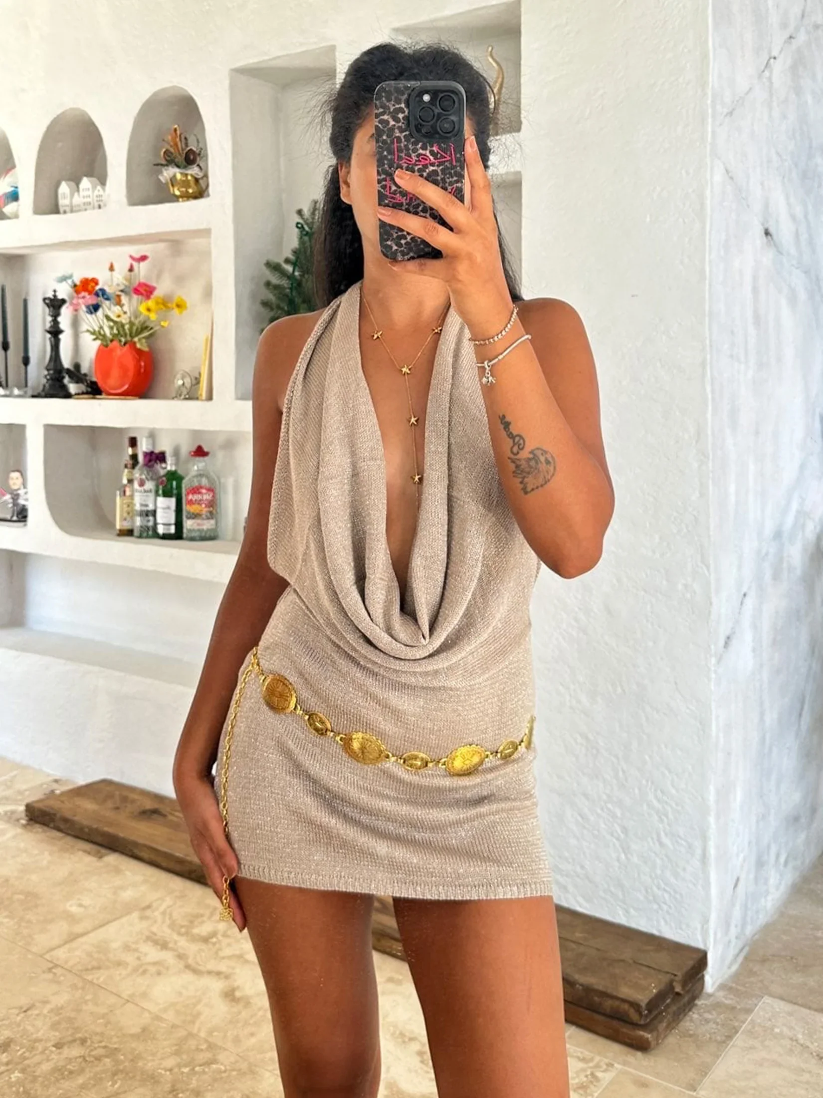 Robe Mini Pailletée Style Drapé à Col en V pour Femme – Dos Nu Look Fête à la Plage - Image 6
