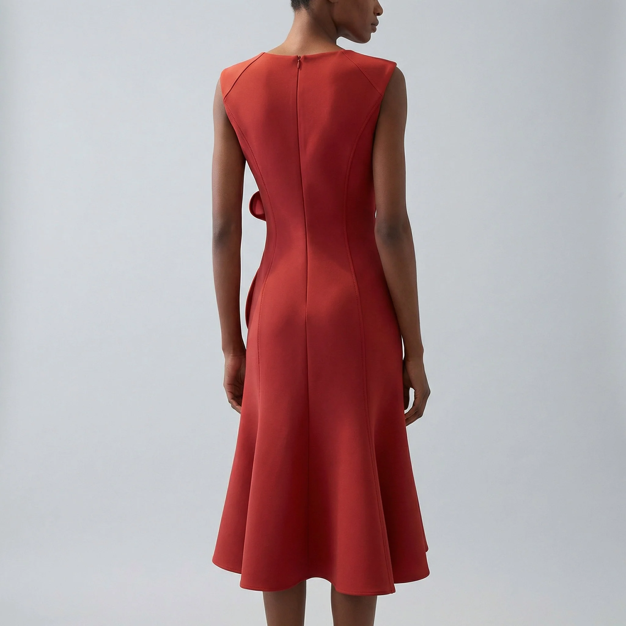 Robe portefeuille midi sans manches pour femme – Ourlet asymétrique, style élégant pour les fêtes d'été - Image 2