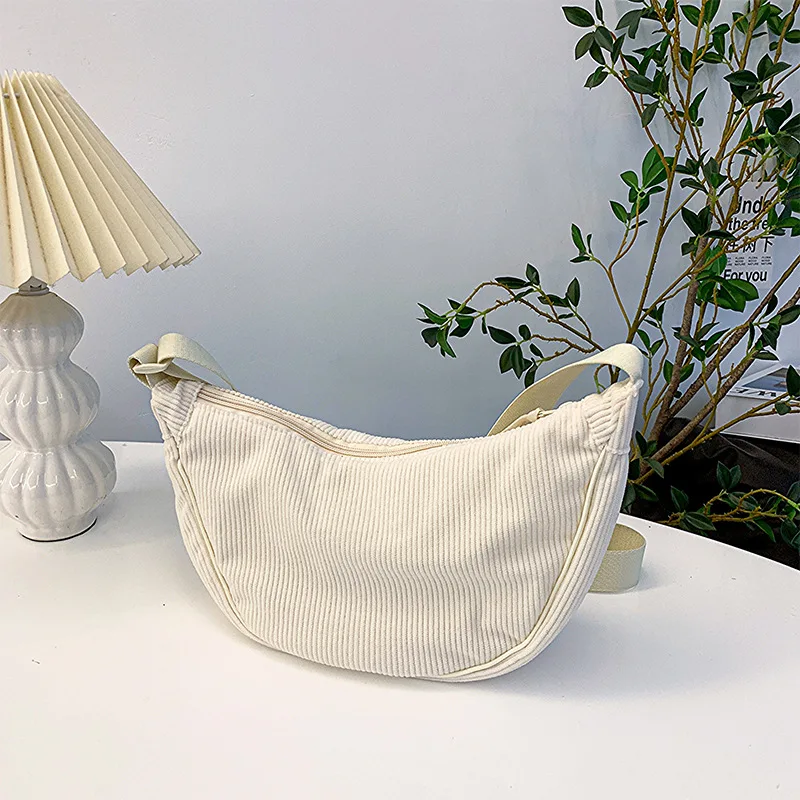 Sac bandoulière en velours côtelé élégant - Image 3