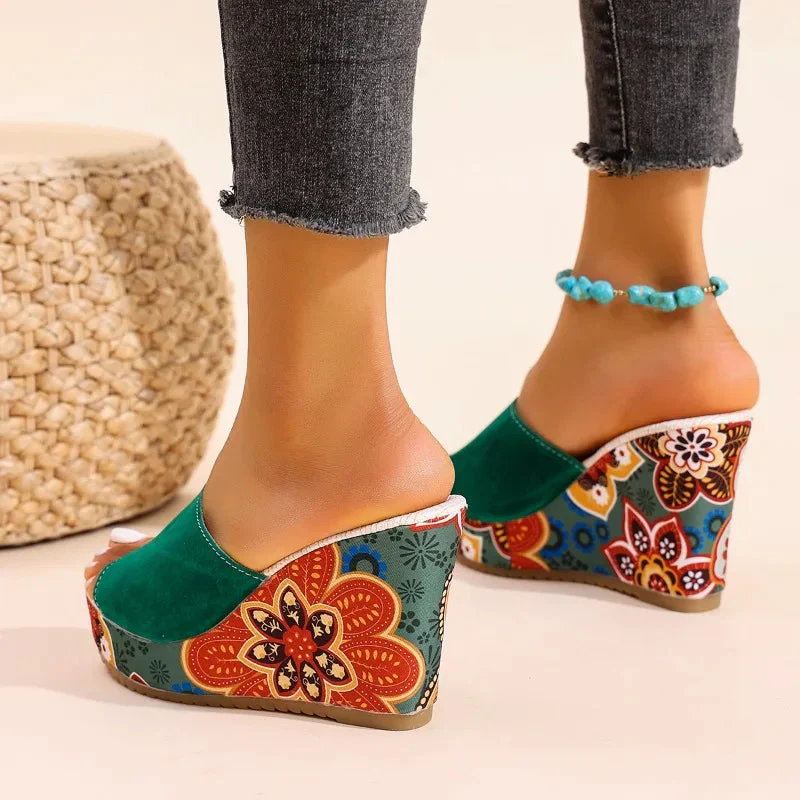 Sandales compensées en velours pour femme – Un style estival élégant et confortable, idéal pour les soirées - Image 3