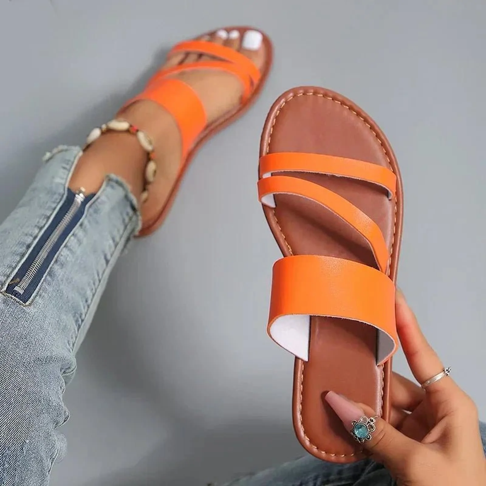 Sandales femme a brides croisees et semelle souple - Confortables et estivales - Image 4