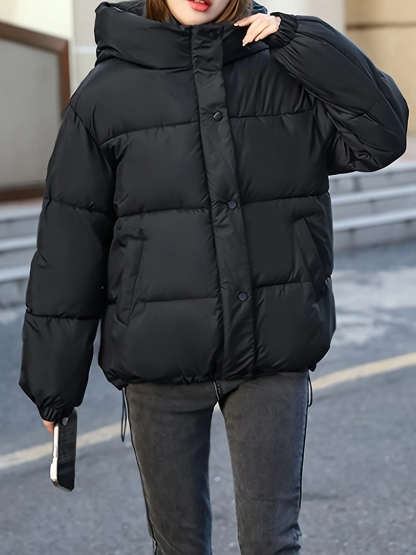 Veste matelassée légère à capuche pour femme – Vêtement d’hiver élégant - Image 3