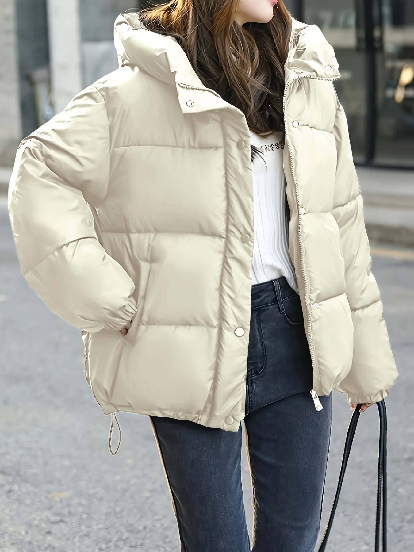 Veste matelassée légère à capuche pour femme – Vêtement d’hiver élégant - Image 4